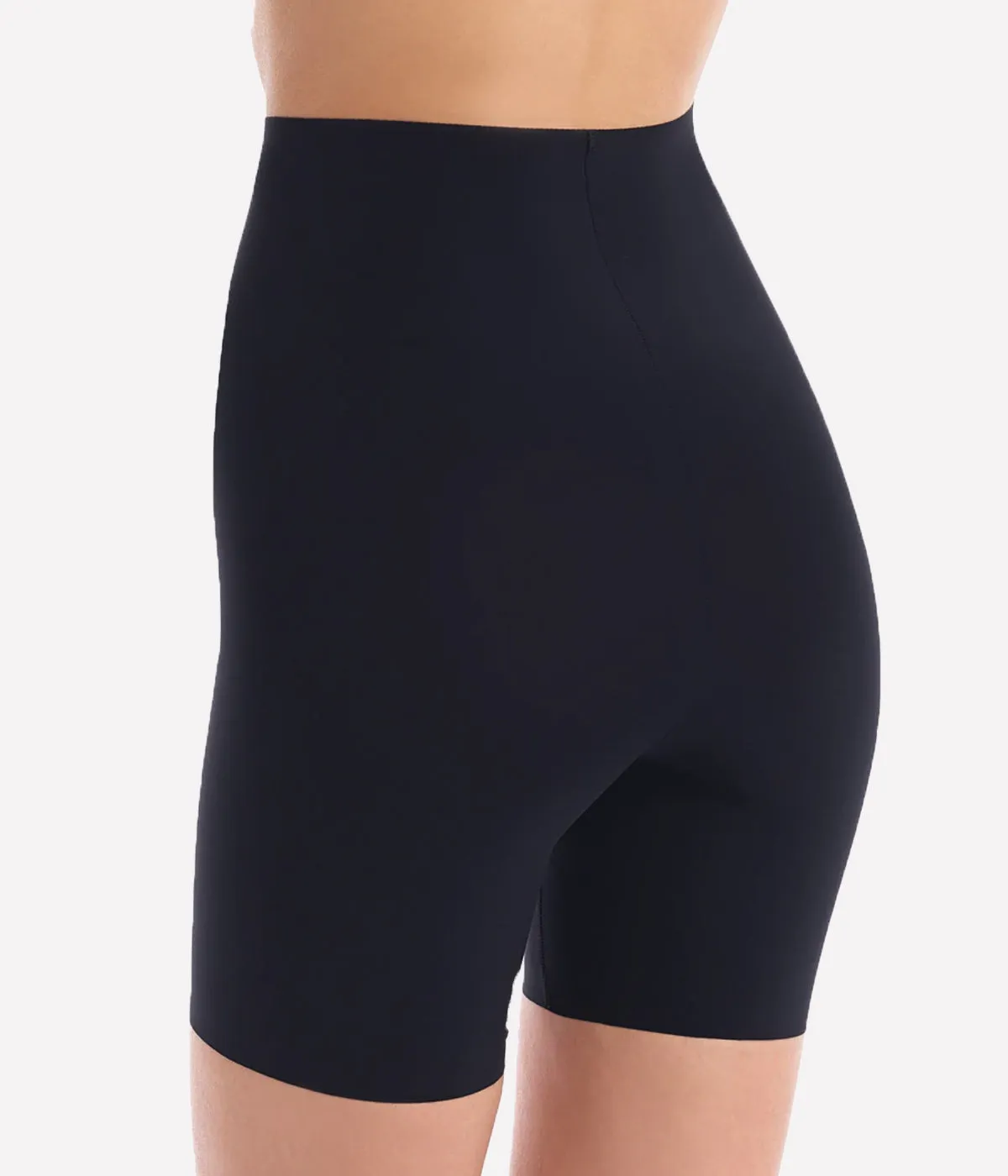 Classic Control Short in Black