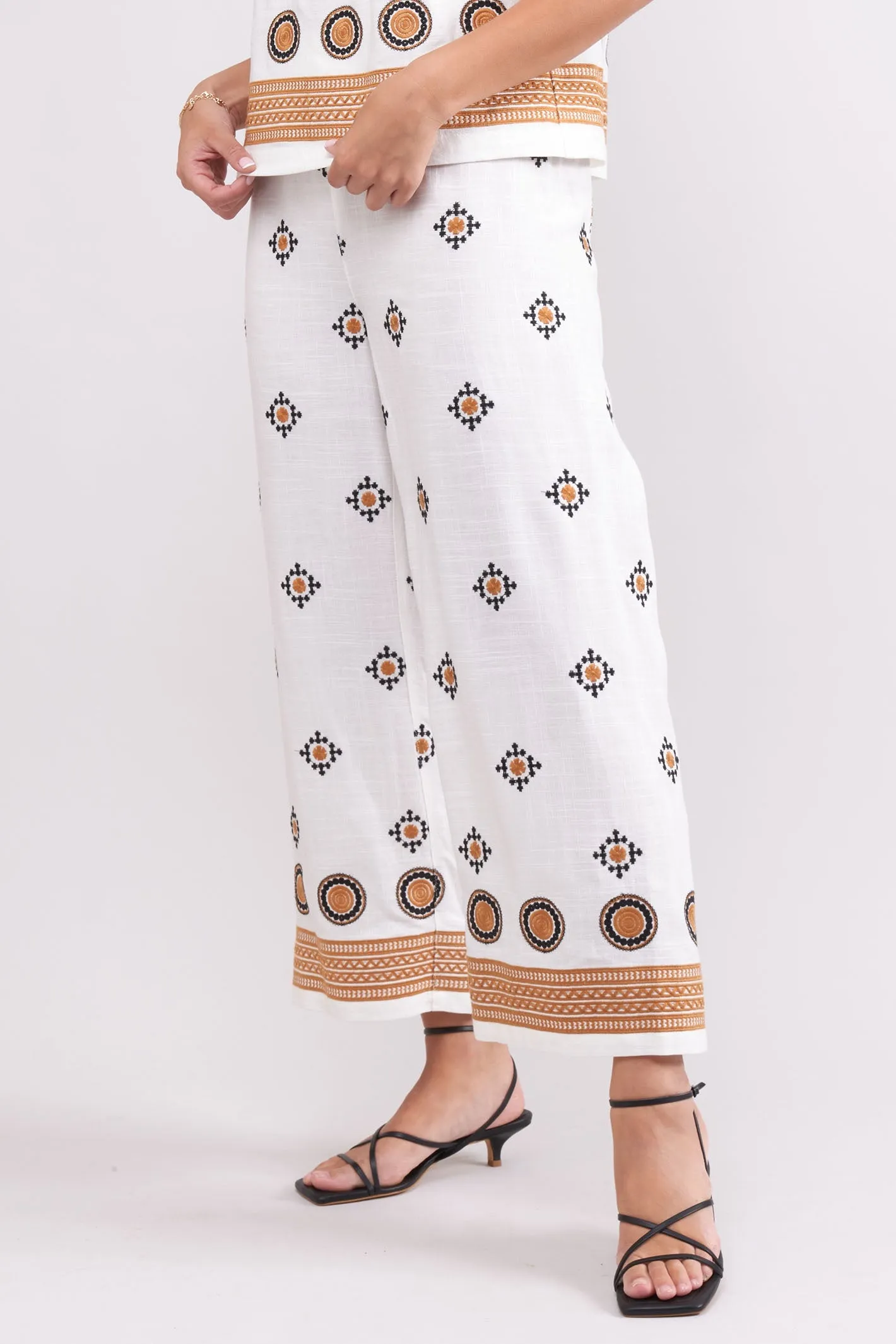 Foil FO7881 Well Crafted Embroidered Linen Trouser