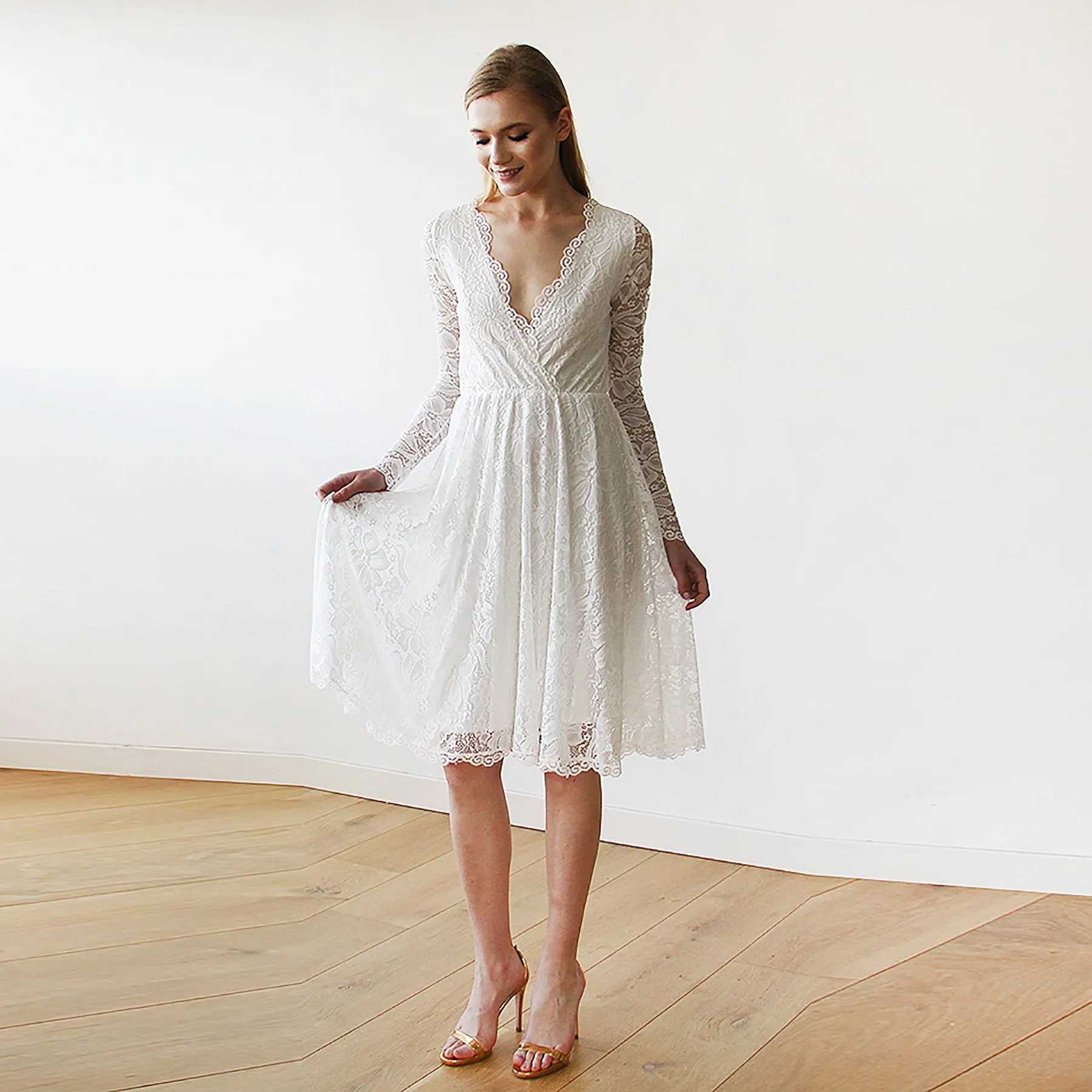 Ivory Lace Long Sleeve Short Bridal Gown 1161