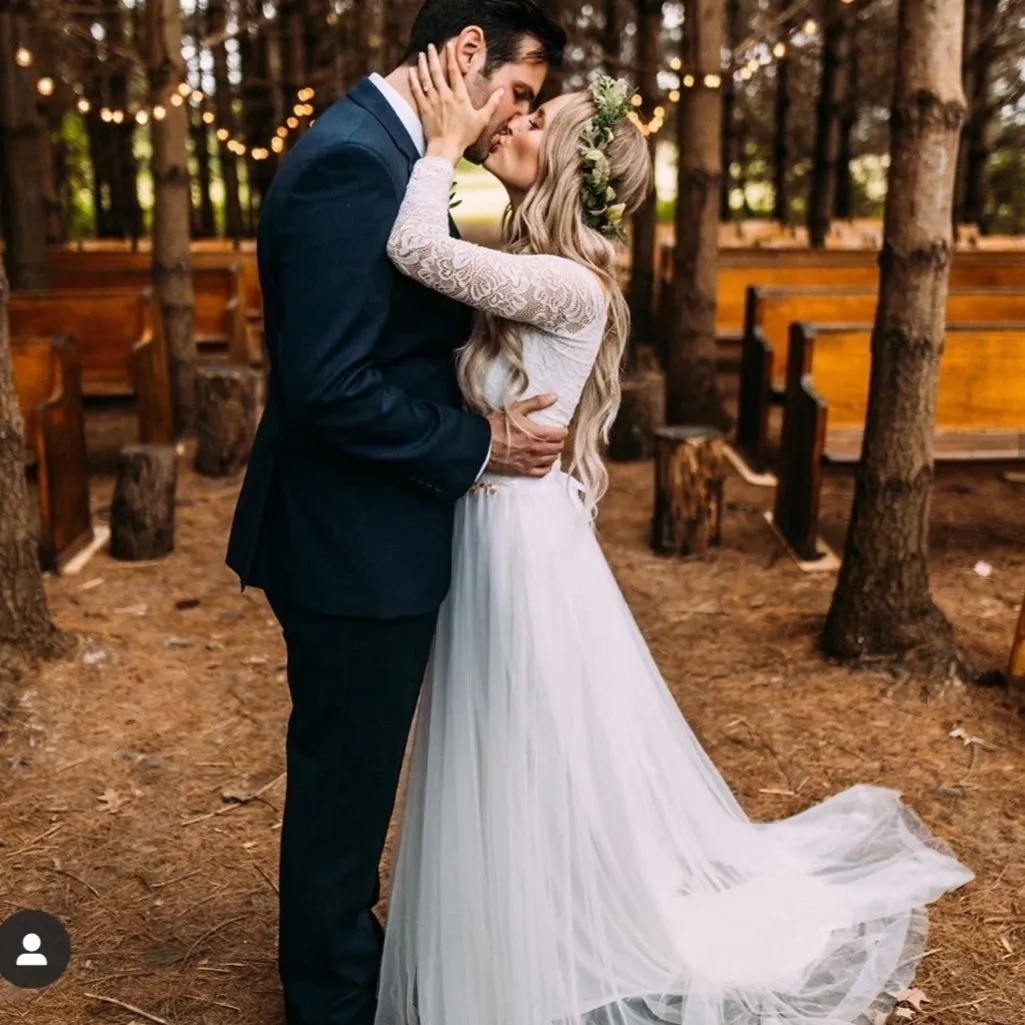 Ivory Off-The-Shoulder Lace and Tulle Train Wedding Gown 1162