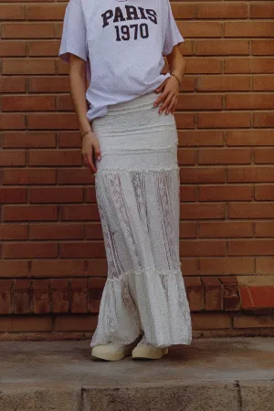 Long White Lace Skirt Fitted At The Waist