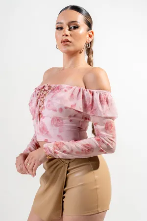 PT45037NST-W / ROMANTIC ROSE PRINT GLITTER RUFFLED CROPPED TOP