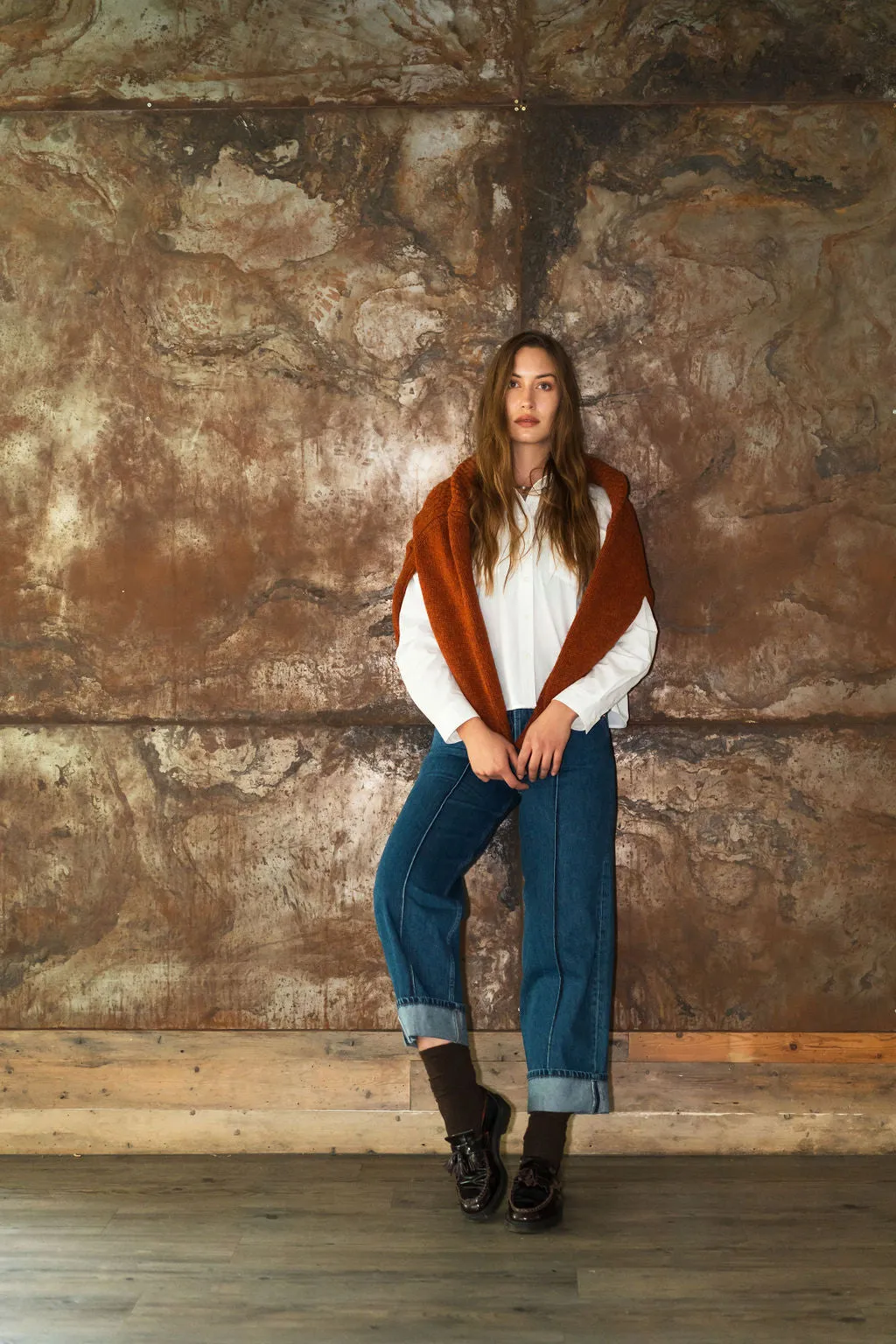 Relaxed Pintuck Jean Mid Wash