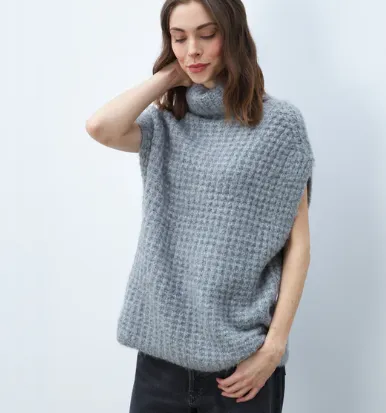 Solange Sweater Vest (Gray Owl)