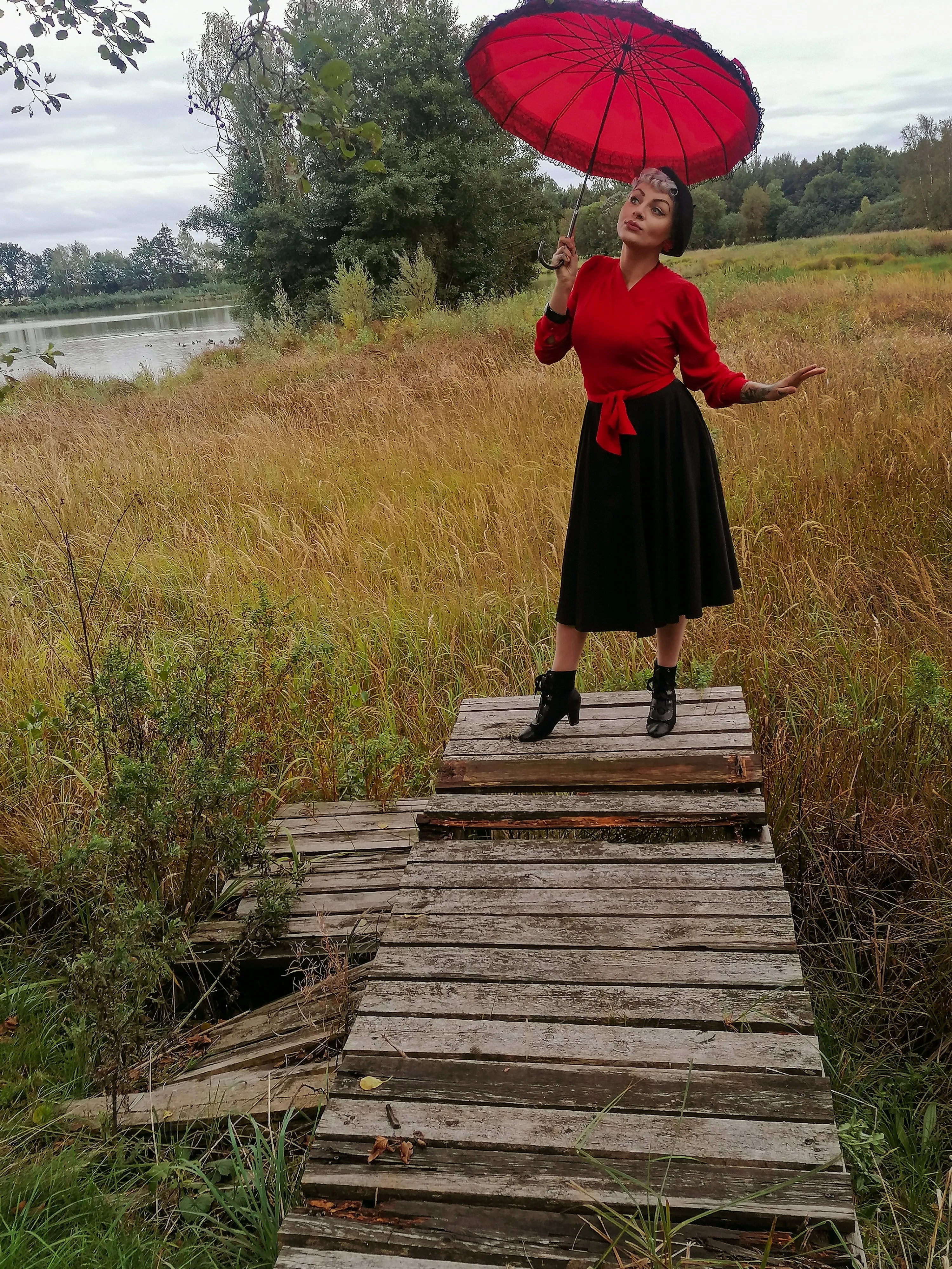 The "Beverly" Button Front Full Circle Skirt with Pockets in Solid Black, Authentic 1950s Vintage Style