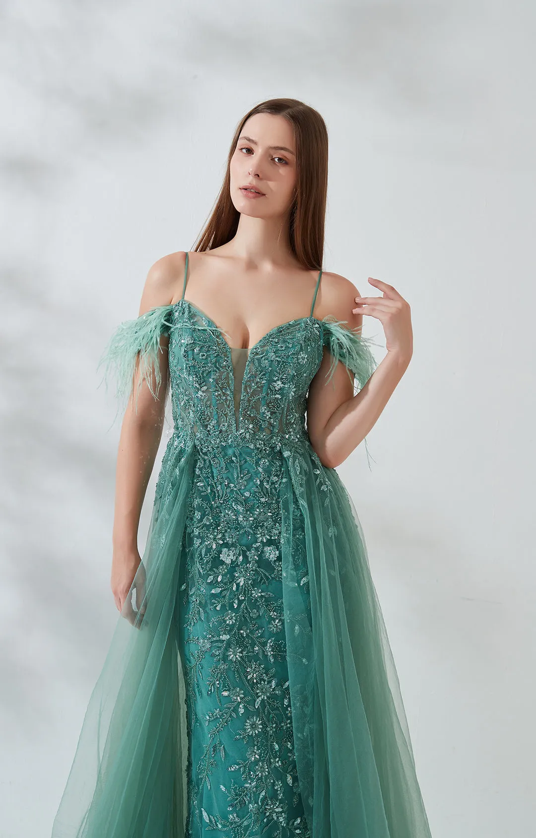 V-Neck Feather Drop Shoulder Sleeve Straps Appliquéd Mesh Dress